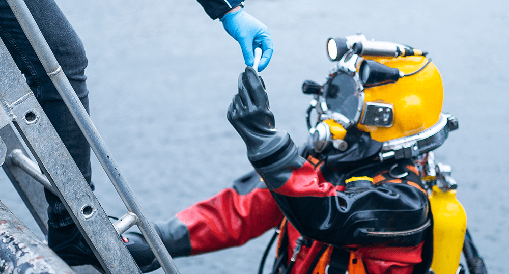 For underwater applications – Repair Stick Aqua