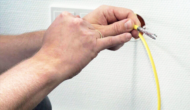 Strip network cable with WEICON TOOLS tool