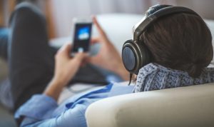 Comparing lossless and compressed audio files