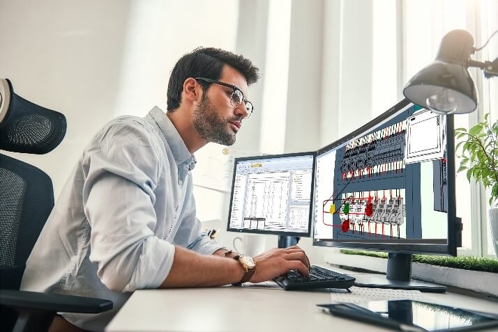 Schneider Electric setzt frühzeitig neue Maßstäbe
